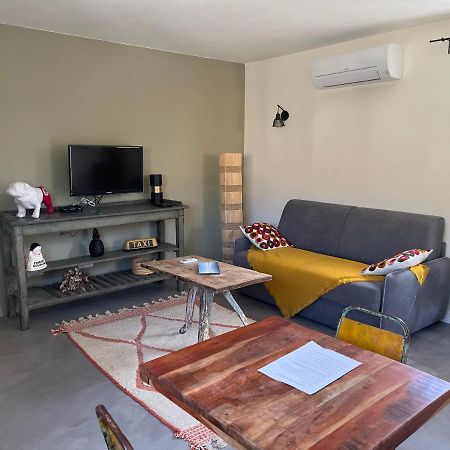 Apartmán Studio Dans Les Alpilles Fontvieille Exteriér fotografie